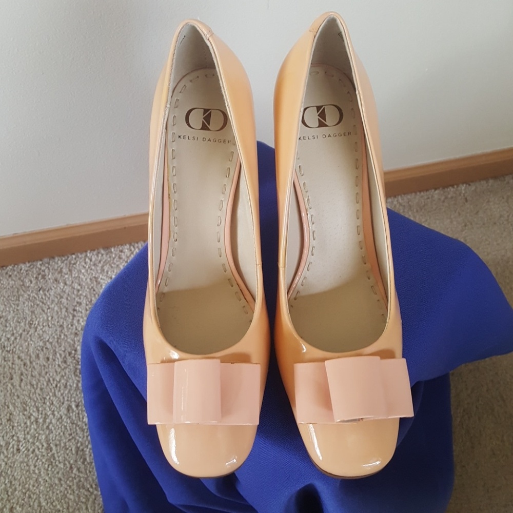 KELSI DAGGER SHOES